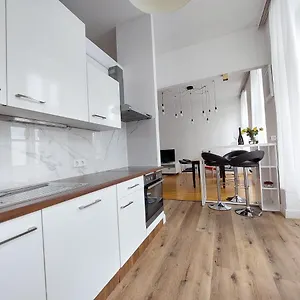 charm-apartment.vienna-besthotels.com/