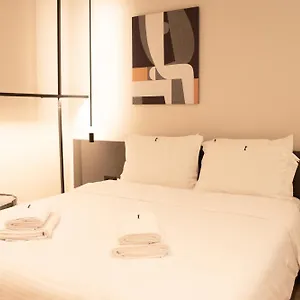 taskou-luxury-suites.hotels-of-thessaloniki.com/